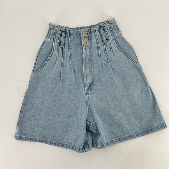 Zara High Rise Denim Mom Shorts Pleated Wedgie High - Picture 2 of 11